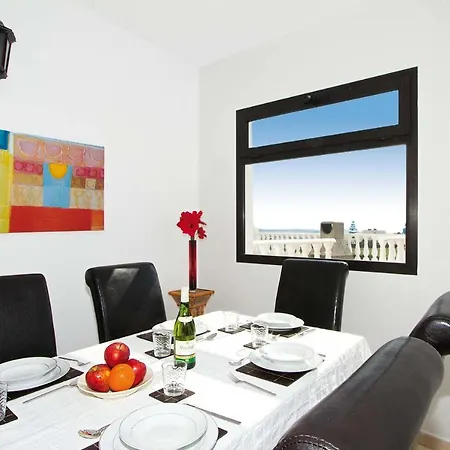 Villa Puerto Del Carmen Sleeps 6 Wifi